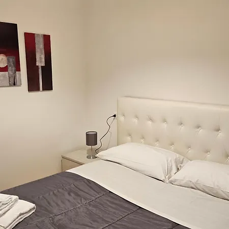 Residenza Ugo Bassi Apartment *